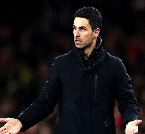 Arsenal đã chi 220 triệu eur